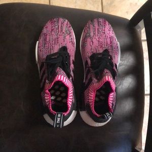 Adidas - women’s NMD_R1